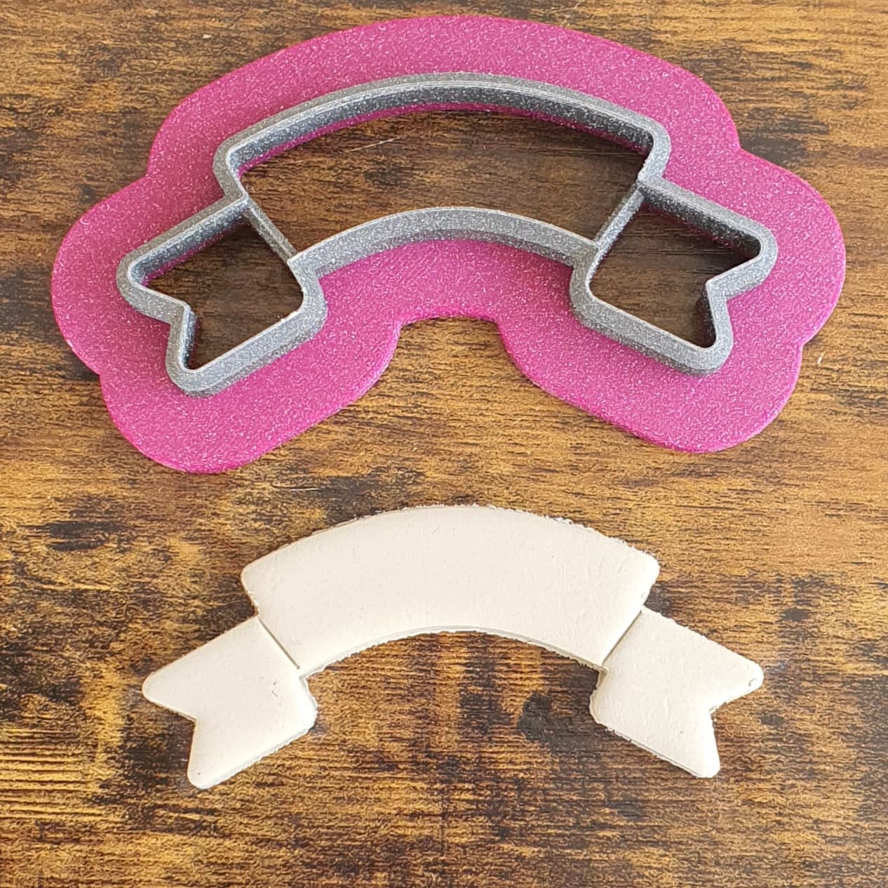 Cookie cutter banderole / banner