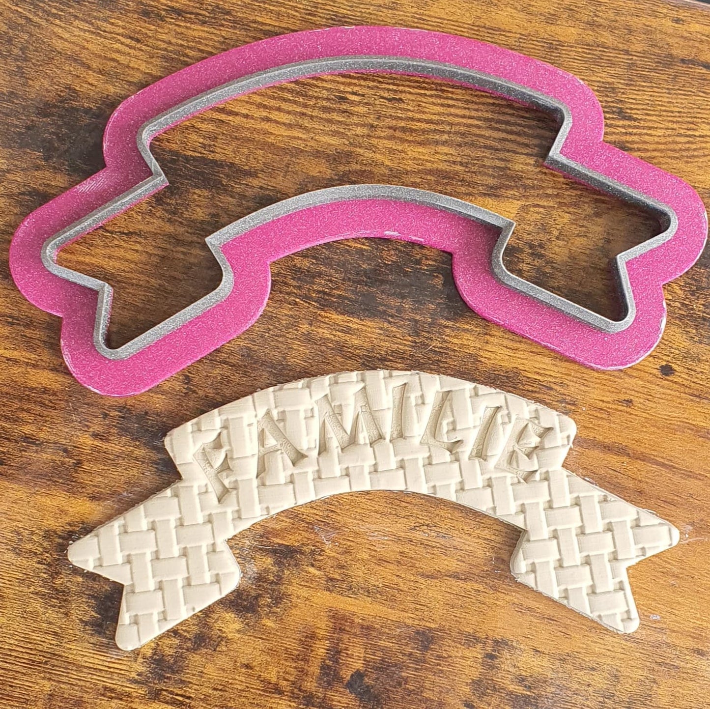 Cookie cutter banderole / banner