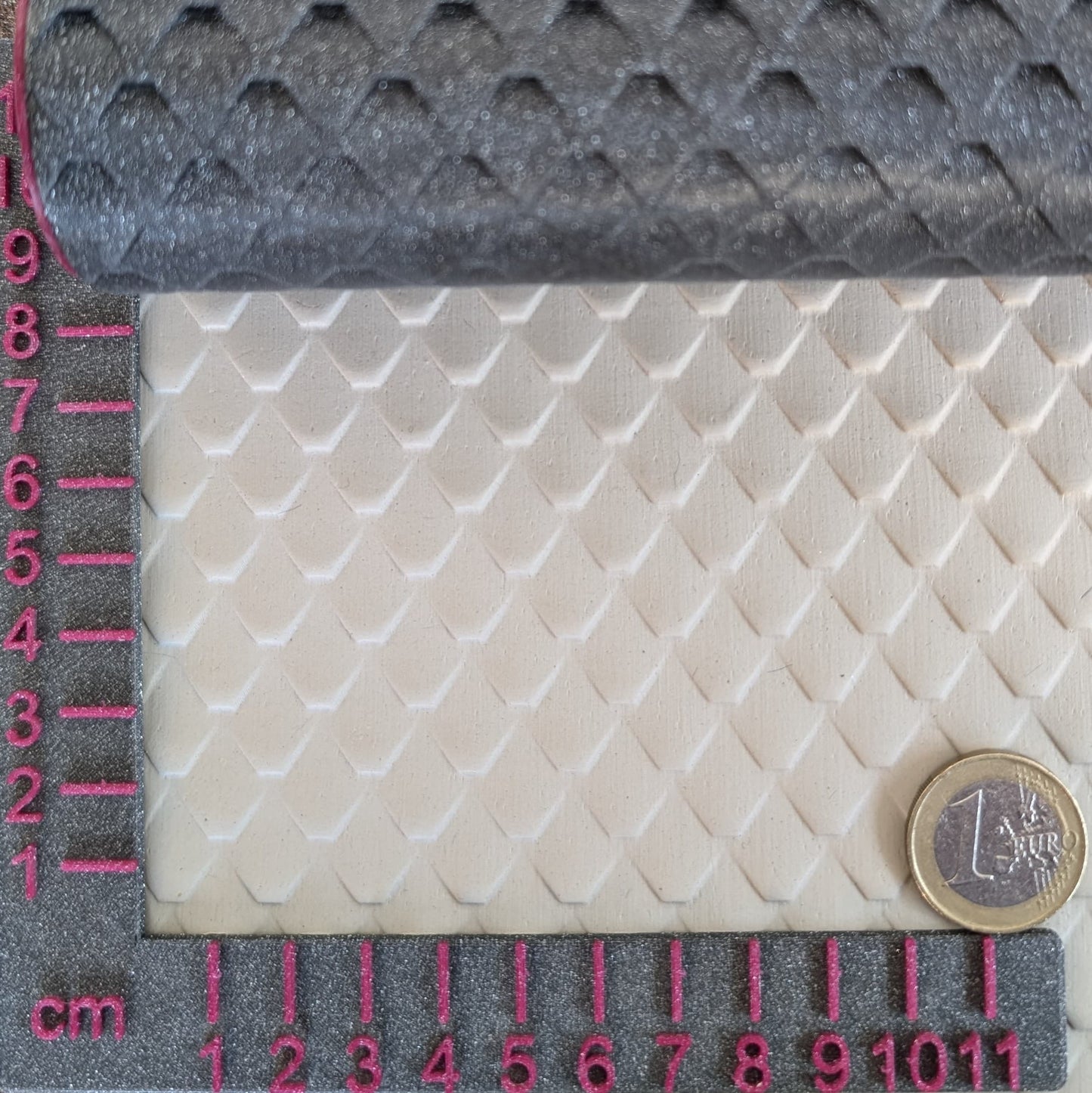 Structure en écailles de poisson/bardeaux de toit en rouleau