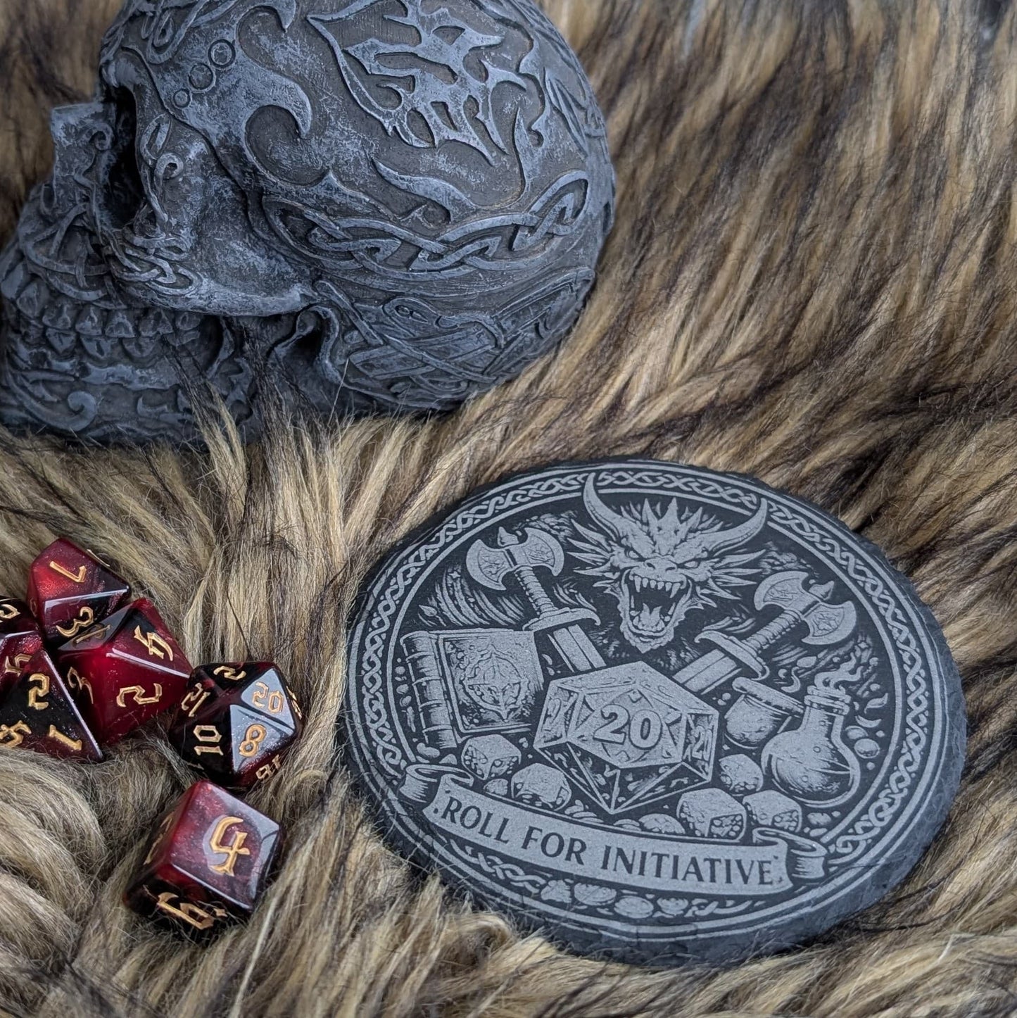Schieferuntersetzer Pen & Paper - Drache, Schwert, W20, Roll for initiative