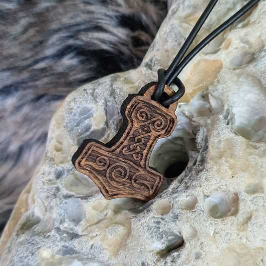Kettenanhänger aus Holz - Mjölnir / Thors Hammer