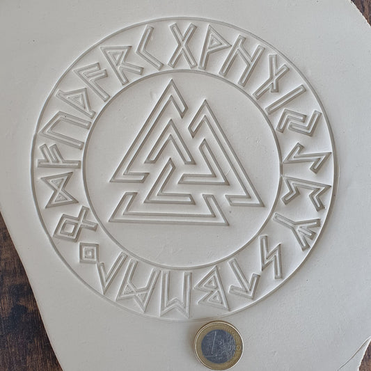 Plaque de timbre Valknut / Noeud d'Odin avec contour de couronne runique