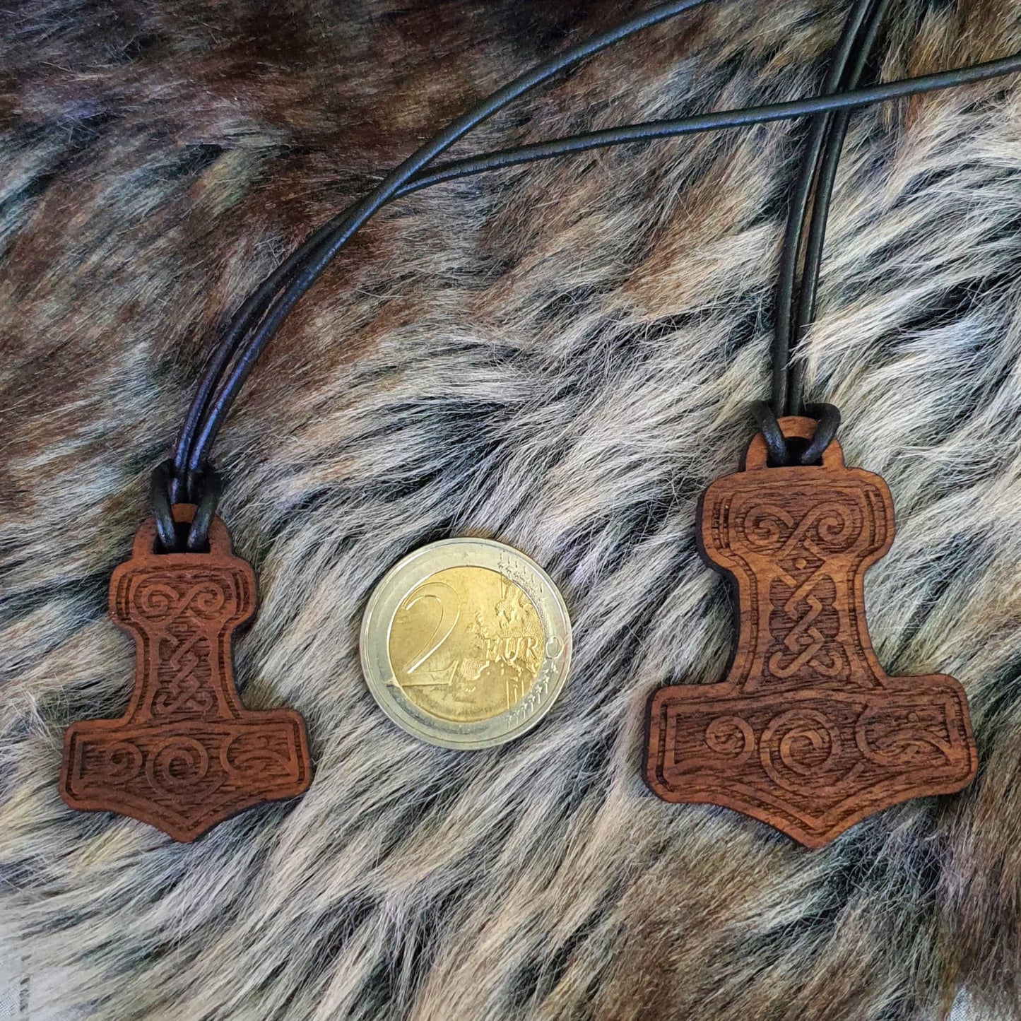Pendentif en bois - Mjolnir / Marteau de Thor