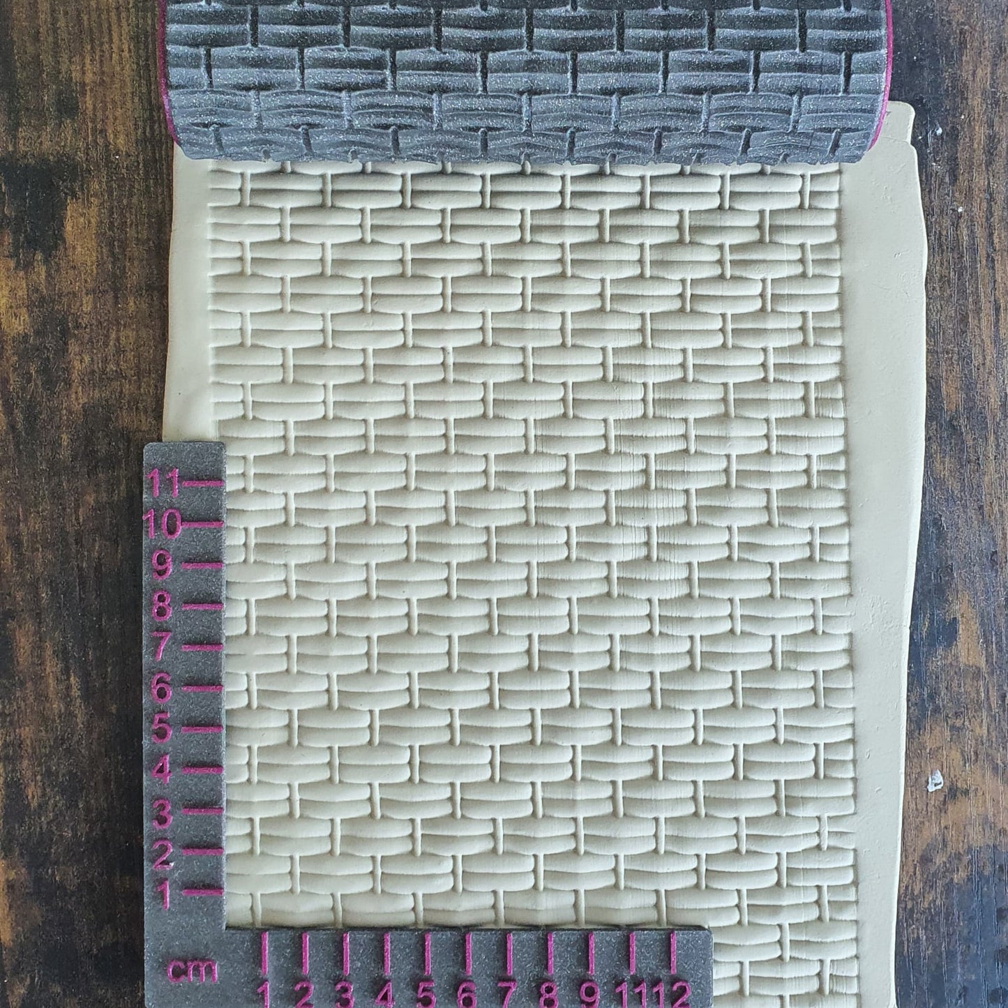 Structure roll basket weave II