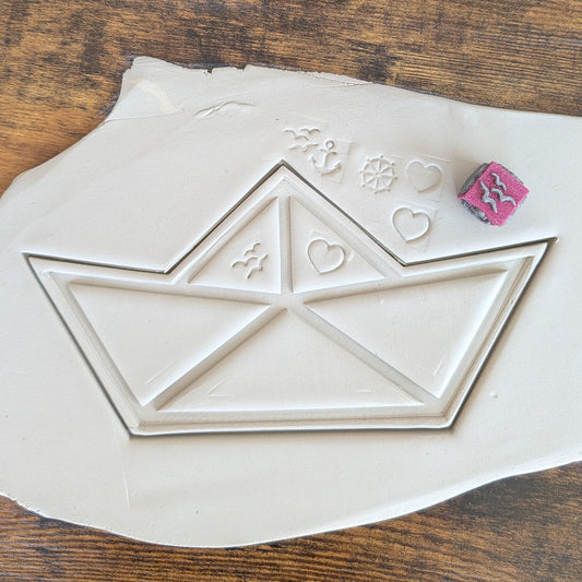 Ausstecher Papierboot mit Stempel