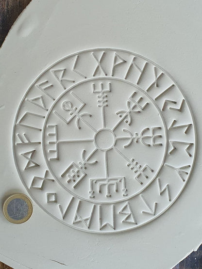 Stempelplatte Vegvisir mit Runenkranz